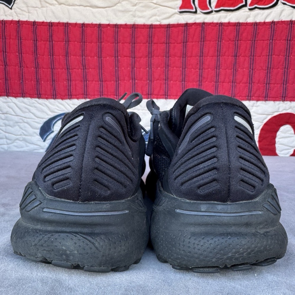 Size 11 - Brooks Adrenaline GTS 22 Men Shoes Sneakers Black Ebony 1103661D020‎ - Picture 2 of 11